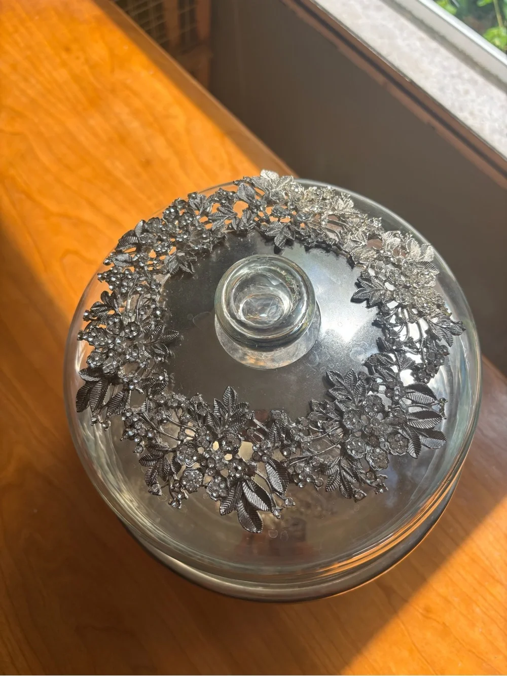 Glass 9 inch diameter Cake Stand with Metal Pedestal Silver Base